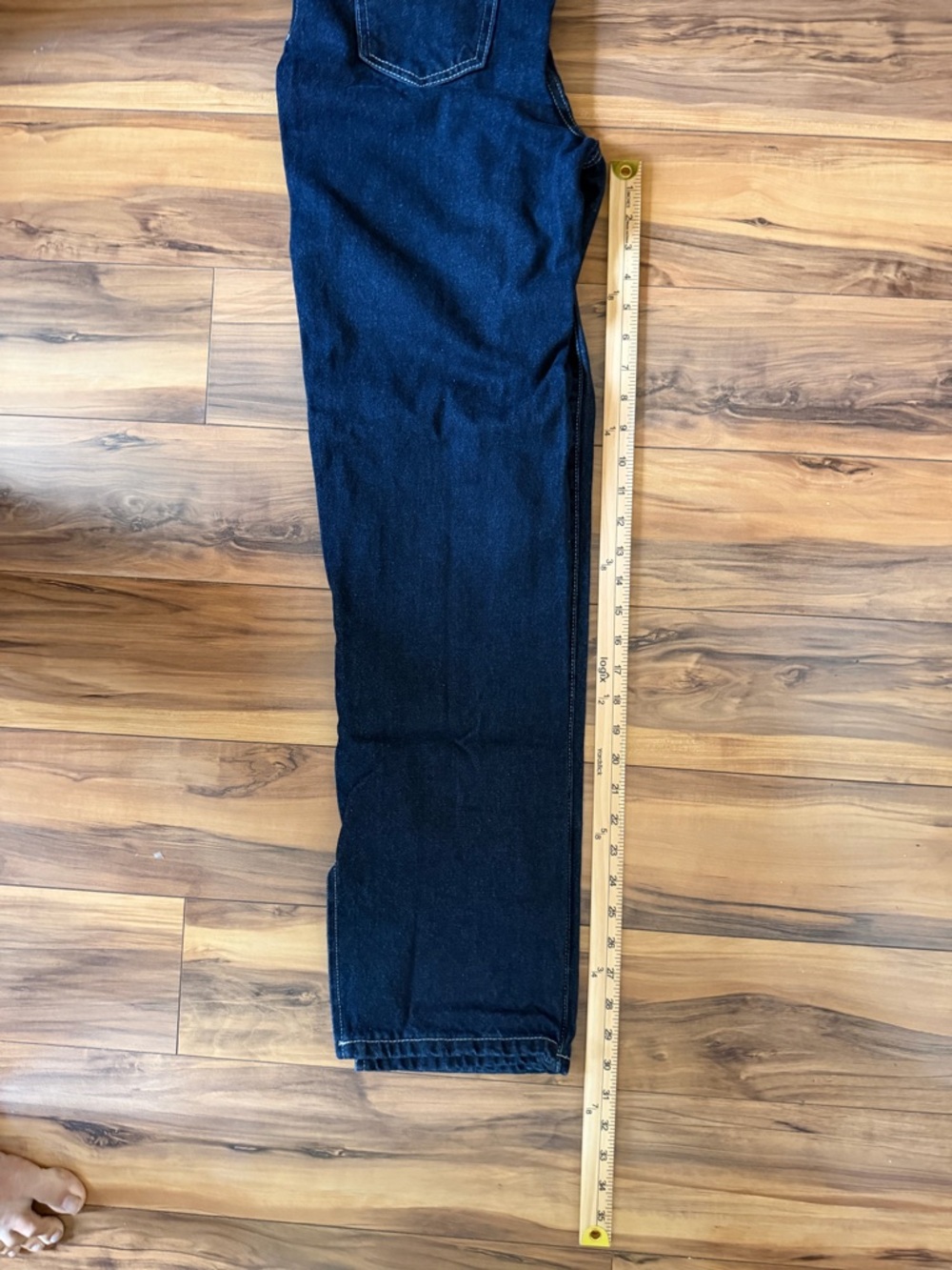 Boohoo x Madison Beef Dark Wash split hem Jeans with rip knee - Picture 9 of 9